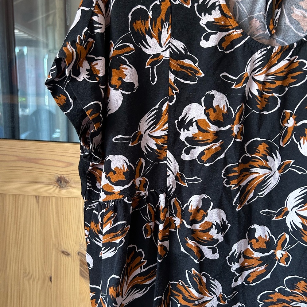 Madewell Floral Black Boxy Top Size Medium Relaxed Fit 100% viscose - Picture 4 of 12